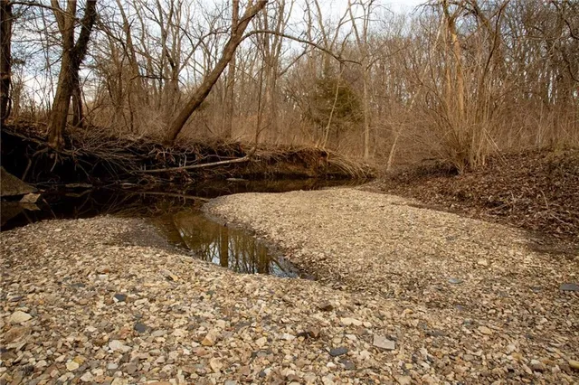 $150,000 | 705 Northeast Noeleen Lane, Lee's Summit, MO 64086