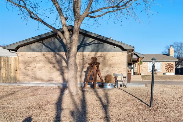 $375,000 | 38 East Canyon View Drive, Ransom Canyon, TX 79366