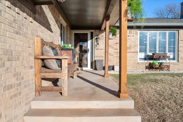 $375,000 | 38 East Canyon View Drive, Ransom Canyon, TX 79366