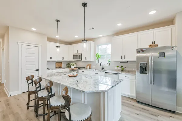 $499,999 | 123 Kingsley Grv Street, Montgomery, TX 77316