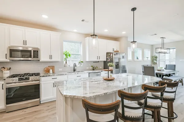 $499,999 | 123 Kingsley Grv Street, Montgomery, TX 77316
