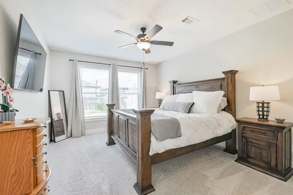 $499,999 | 123 Kingsley Grv Street, Montgomery, TX 77316