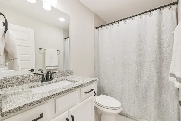 $499,999 | 123 Kingsley Grv Street, Montgomery, TX 77316
