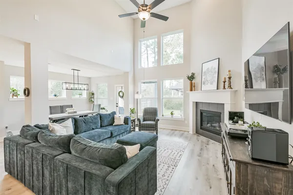 $499,999 | 123 Kingsley Grv Street, Montgomery, TX 77316