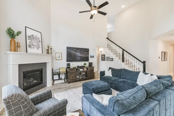 $499,999 | 123 Kingsley Grv Street, Montgomery, TX 77316
