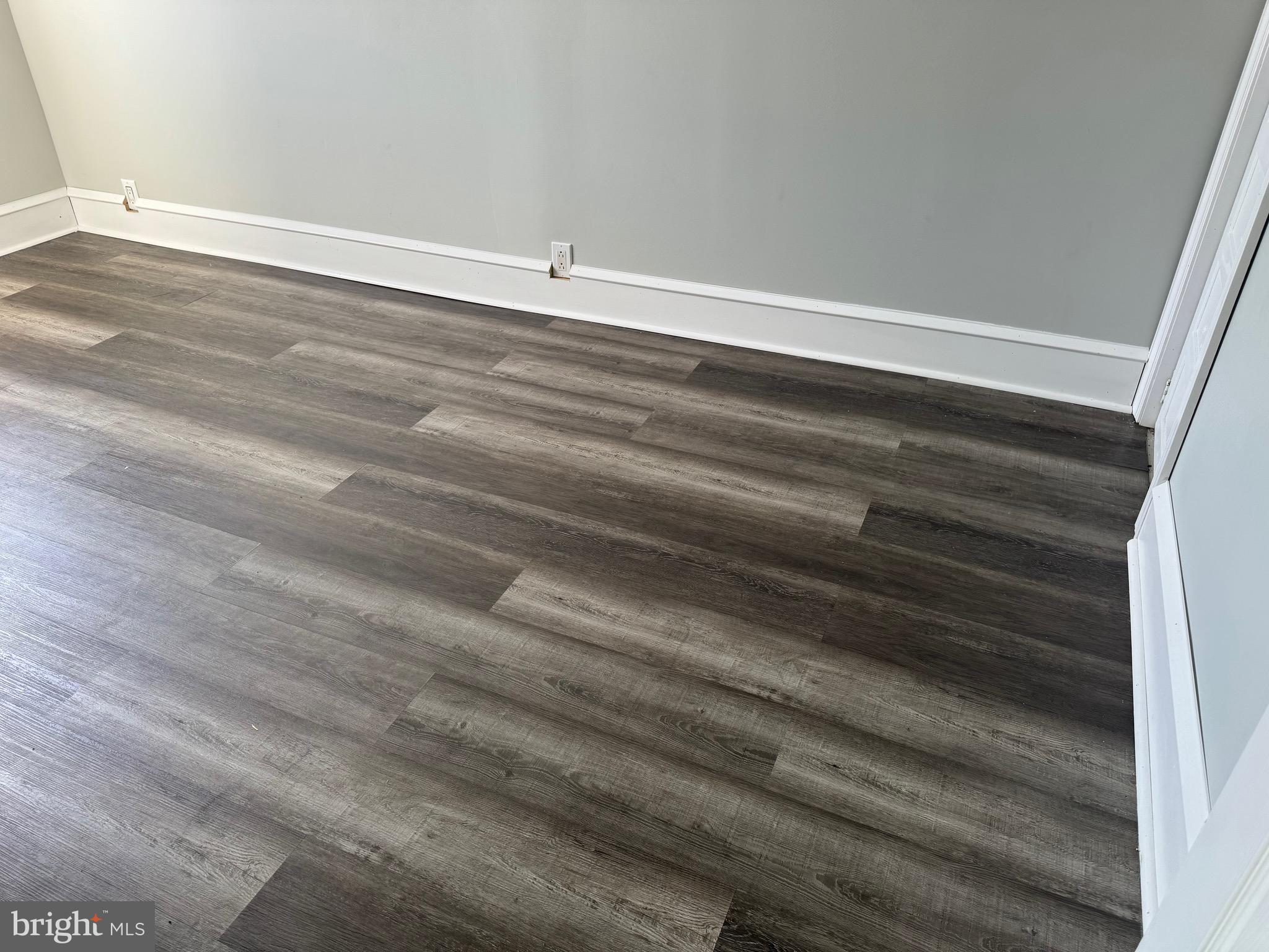 7128 Radbourne Road Upper Darby, PA 19082 - Photo 4 of 31