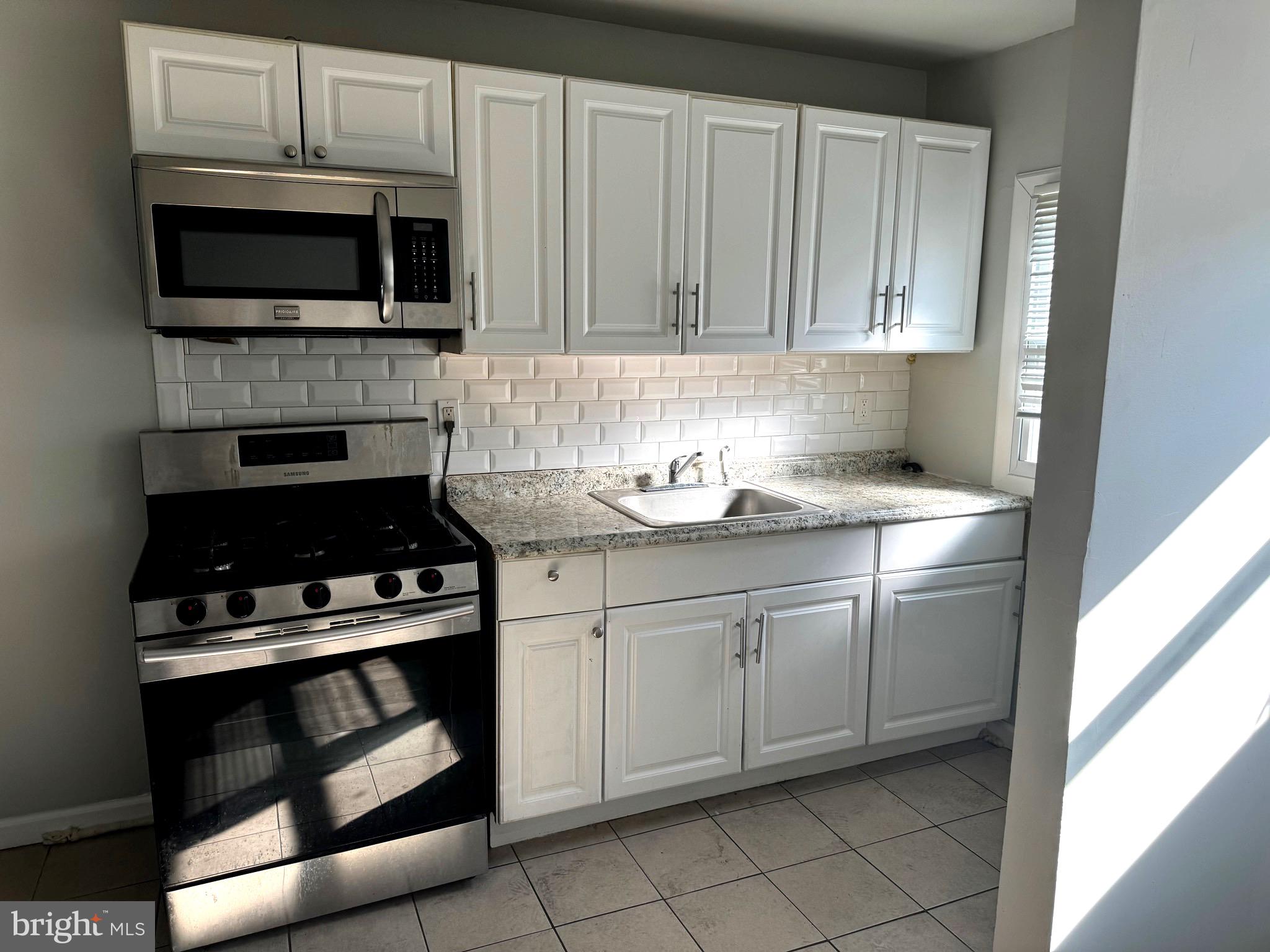7128 Radbourne Road Upper Darby, PA 19082 - Photo 6 of 31