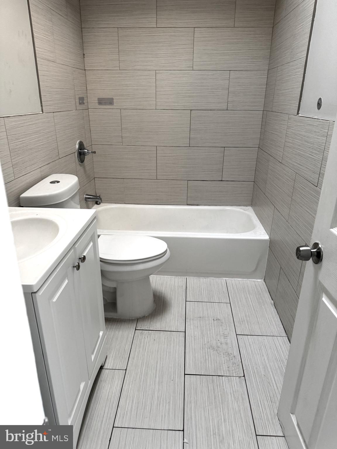 7128 Radbourne Road Upper Darby, PA 19082 - Photo 8 of 31