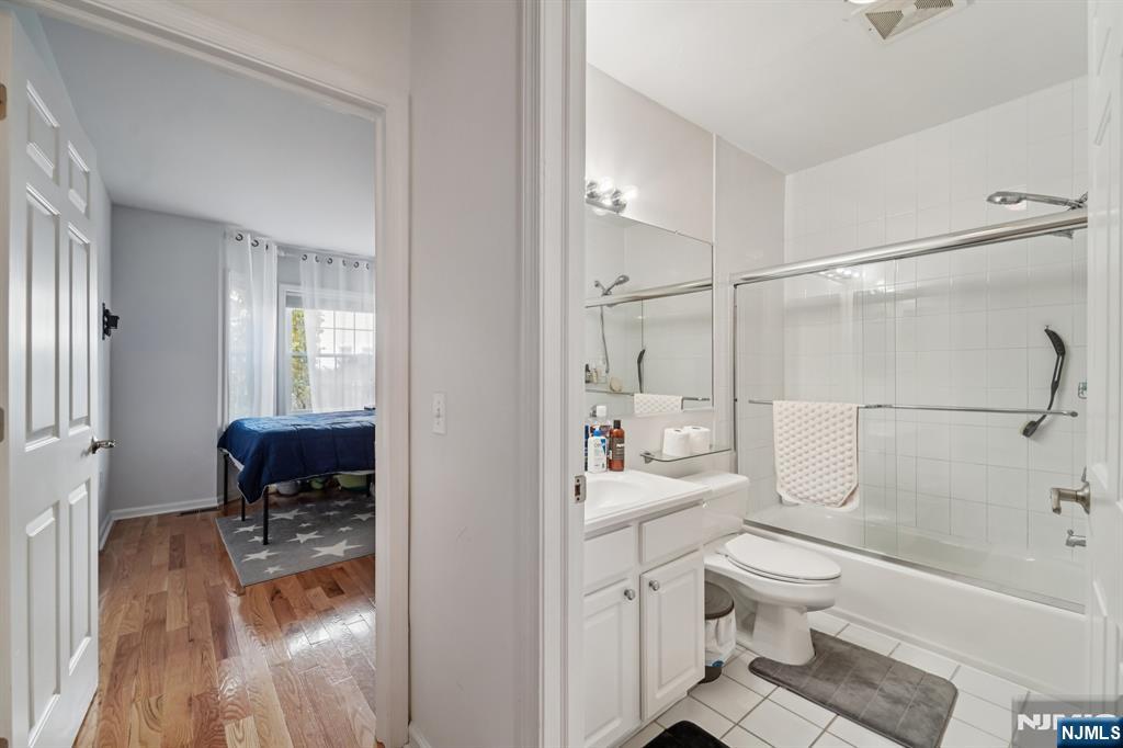 129 The Promenade Edgewater, NJ 07020 - Photo 8 of 16 Gallery Image 8