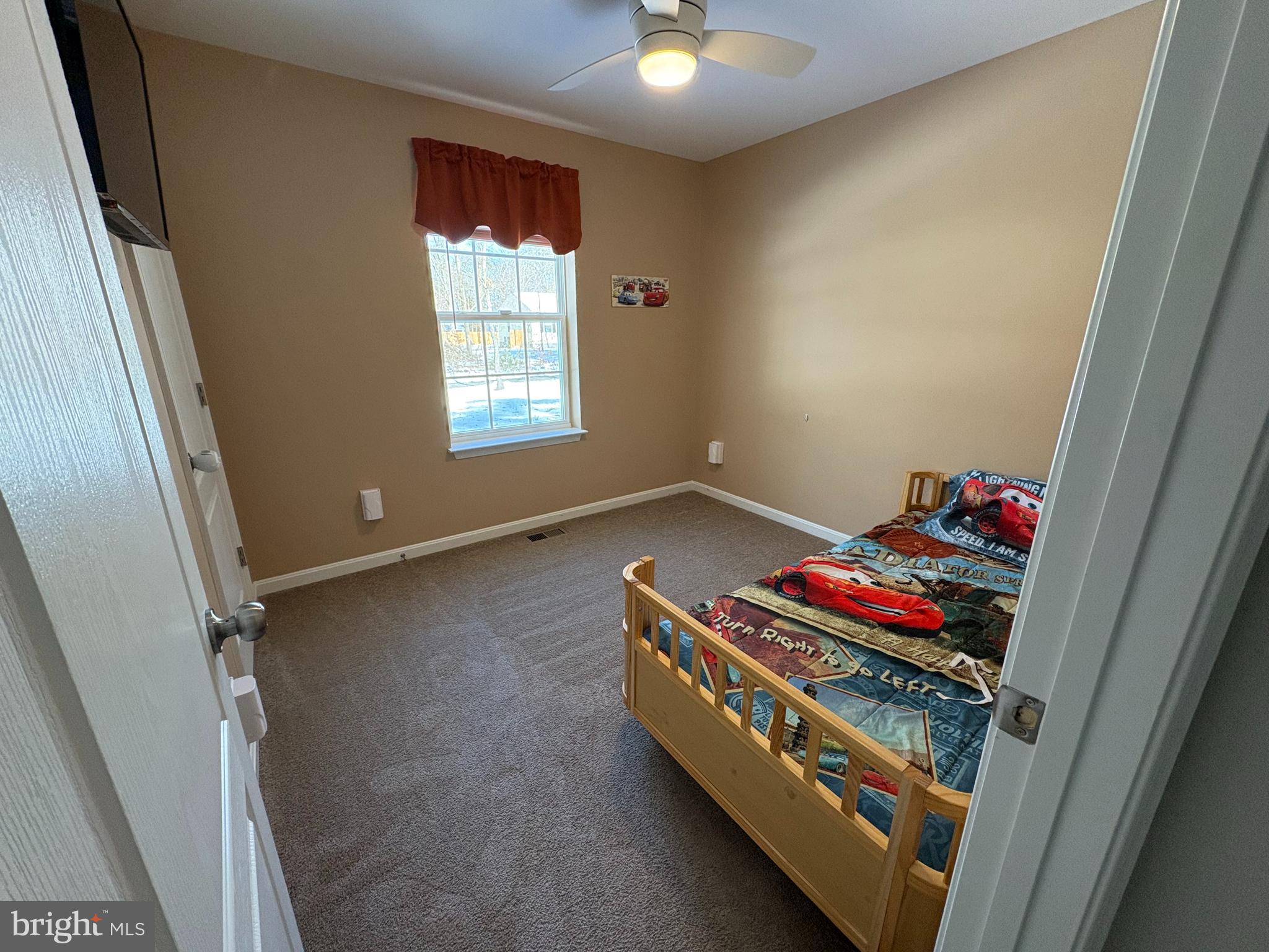 148 East Step Road Chestertown, MD 21620 - Photo 16 of 46 a room with furniture and a window