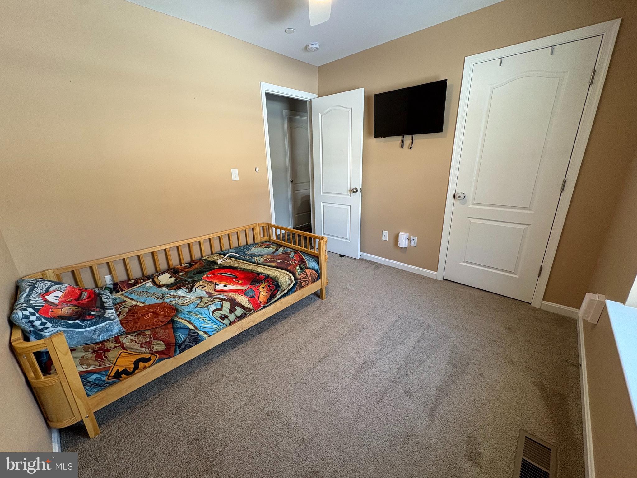 148 East Step Road Chestertown, MD 21620 - Photo 18 of 46 a bedroom with bed and a window