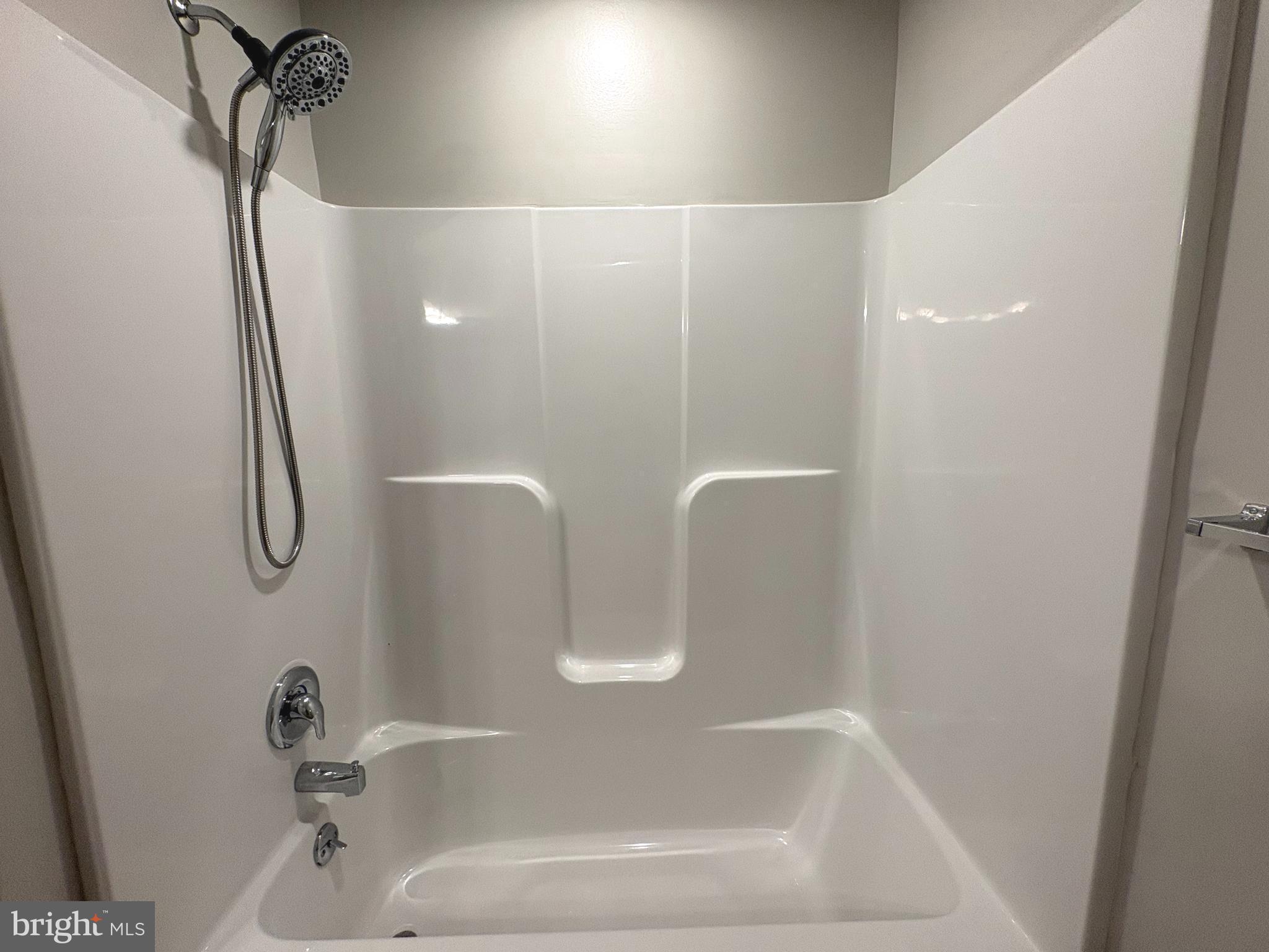 148 East Step Road Chestertown, MD 21620 - Photo 21 of 46 a close view of a bathtub in bathroom