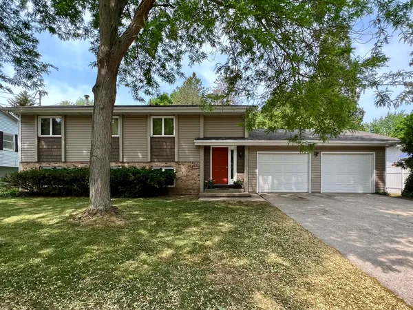 $230,000 | 715-717 North Bradley Street, Mount Pleasant, MI 48858