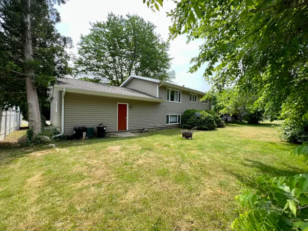 $230,000 | 715-717 North Bradley Street, Mount Pleasant, MI 48858