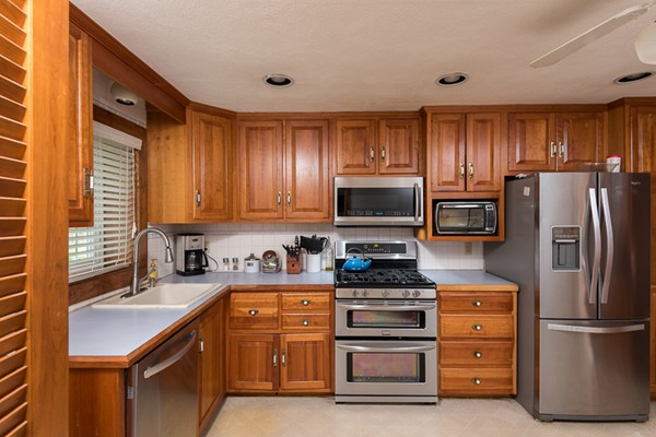 40 Cushing Road Milton, MA 02186 - Photo 8 of 23 Gallery Image 8