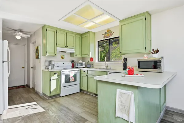 $377,700 | 17937 Moon Hill Court, Hidden Valley Lake, CA 95467