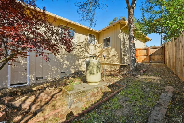 $377,700 | 17937 Moon Hill Court, Hidden Valley Lake, CA 95467