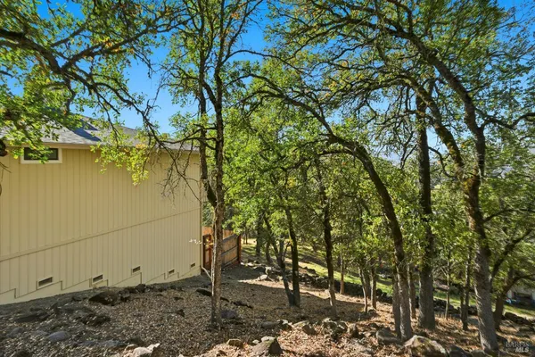 $377,700 | 17937 Moon Hill Court, Hidden Valley Lake, CA 95467