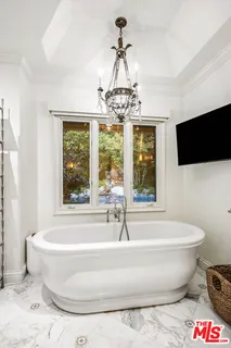 $4,995,000 | 19012 Dorlon Drive, Tarzana, CA 91356