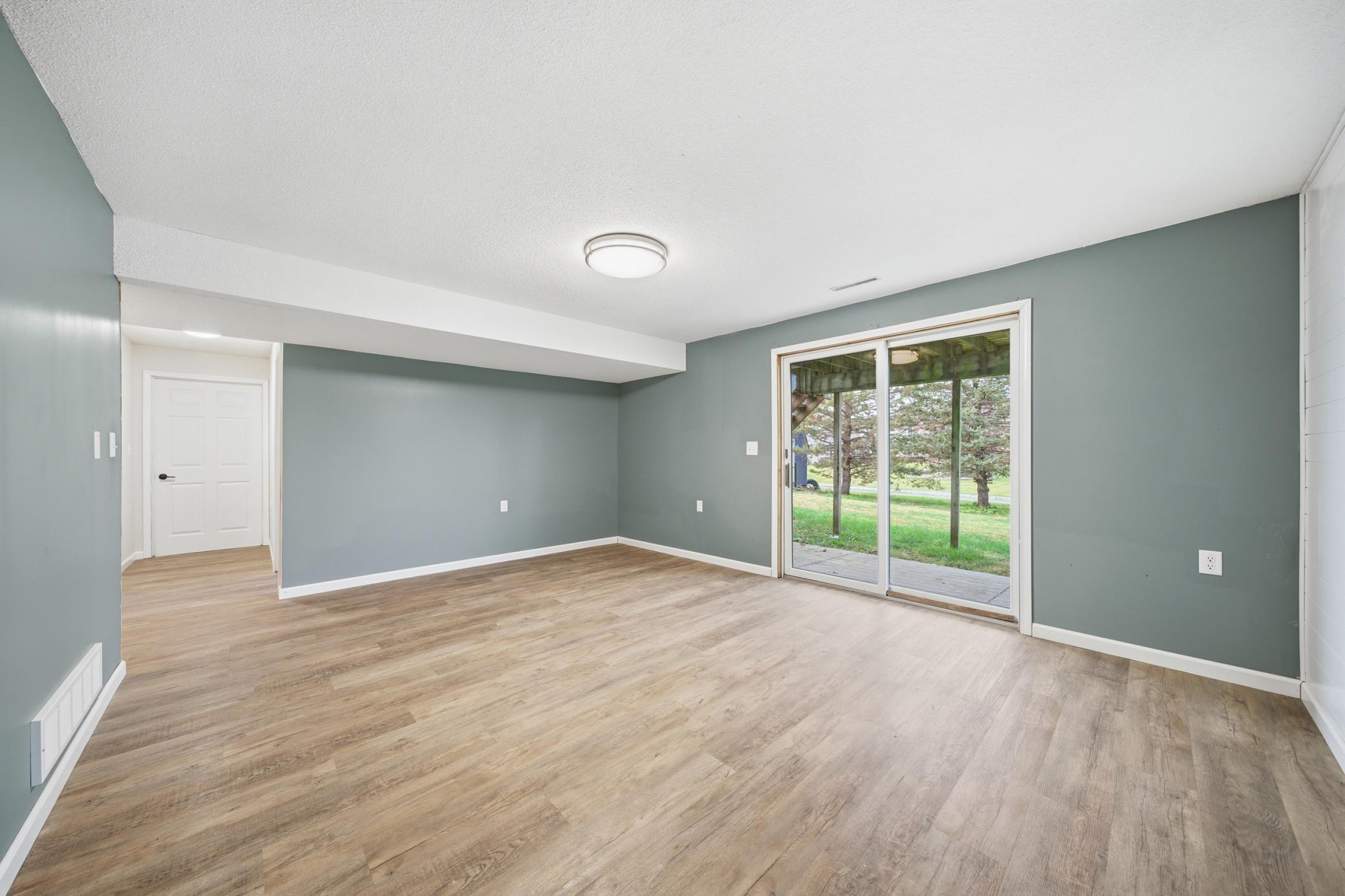 403 8th Street Northwest Kasson, MN 55944 - Photo 13 of 28