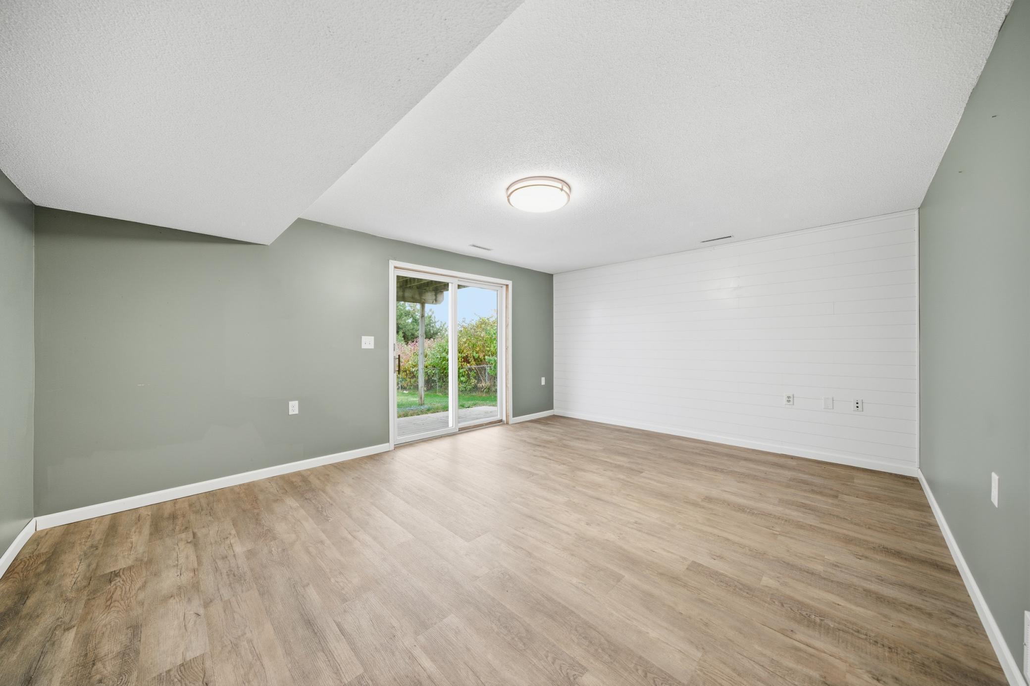 403 8th Street Northwest Kasson, MN 55944 - Photo 14 of 28