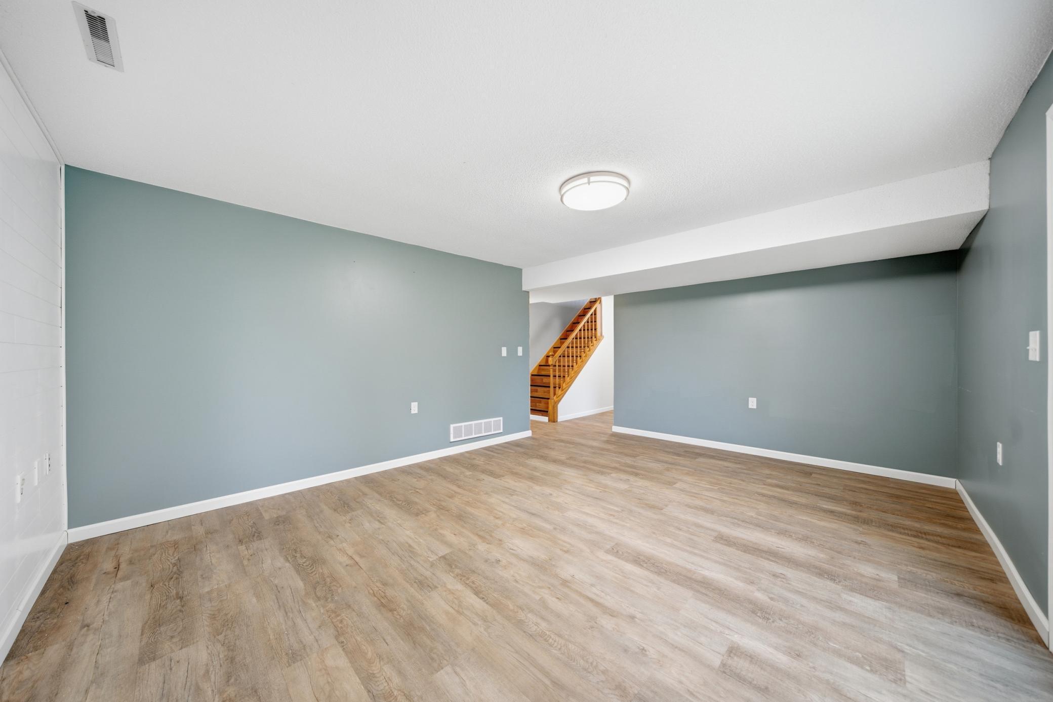 403 8th Street Northwest Kasson, MN 55944 - Photo 15 of 28