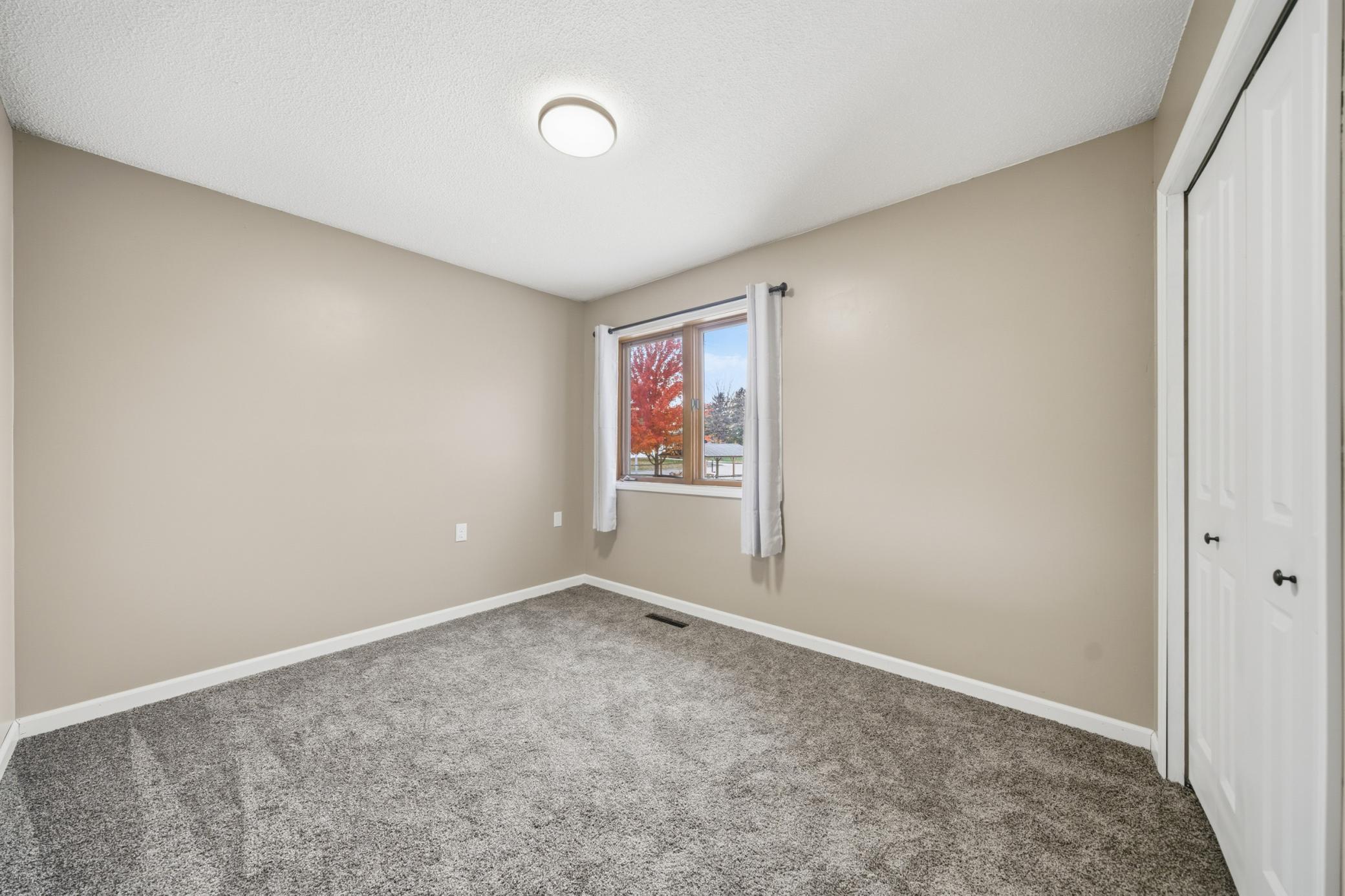 403 8th Street Northwest Kasson, MN 55944 - Photo 9 of 28