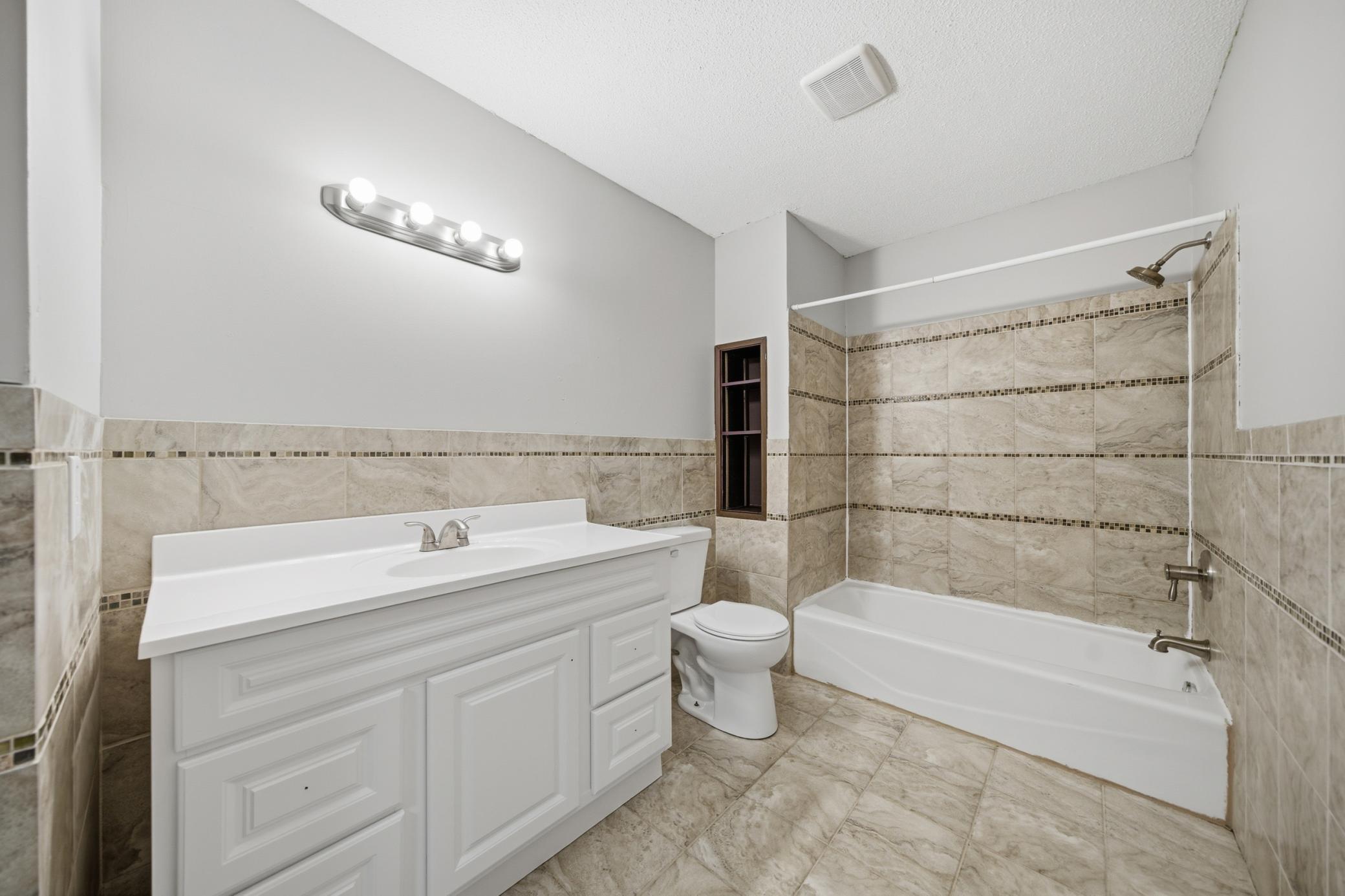 403 8th Street Northwest Kasson, MN 55944 - Photo 10 of 28