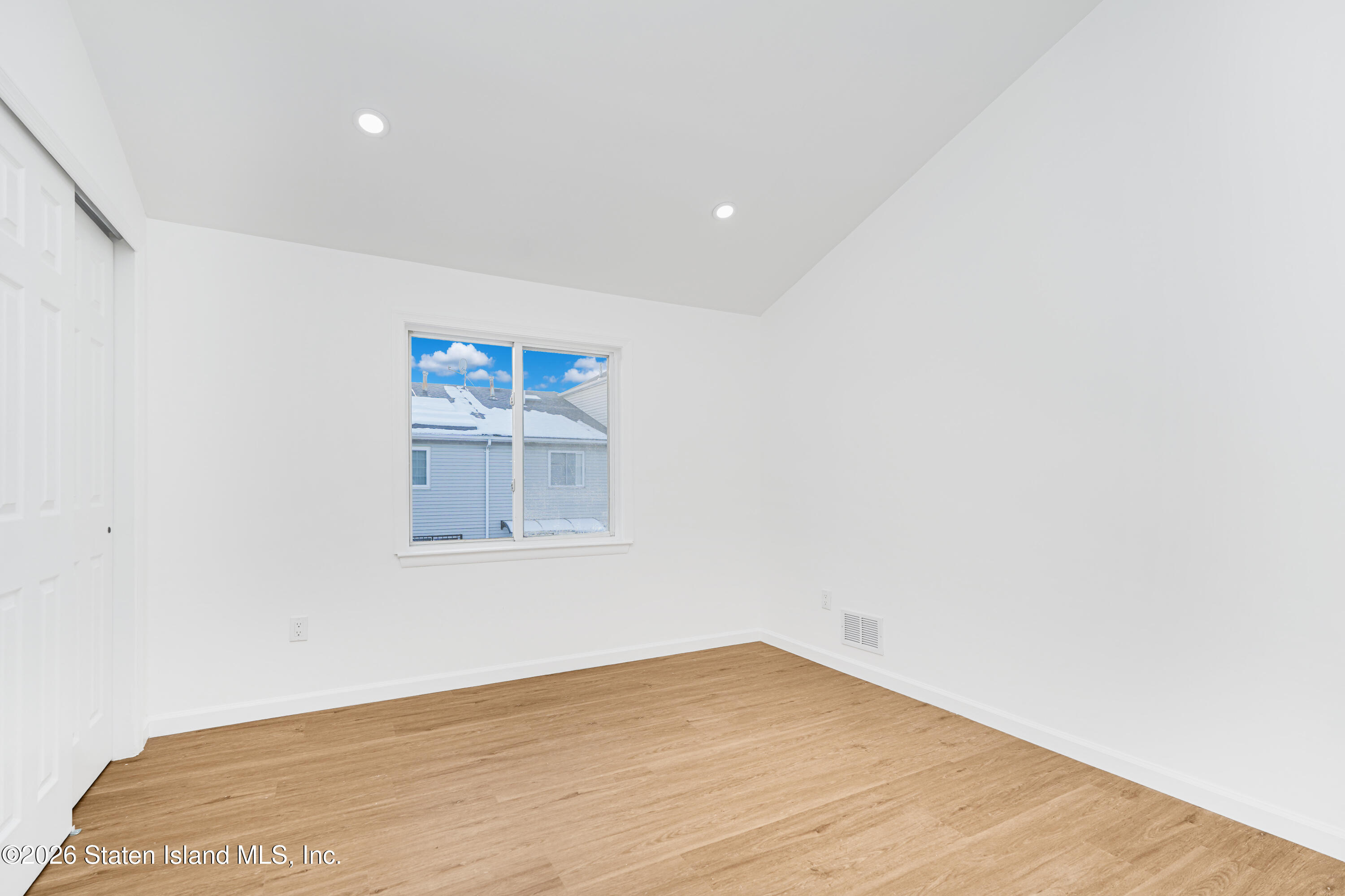 48 Studio Lane Staten Island, NY 10304 - Photo 24 of 38 a view of an empty room