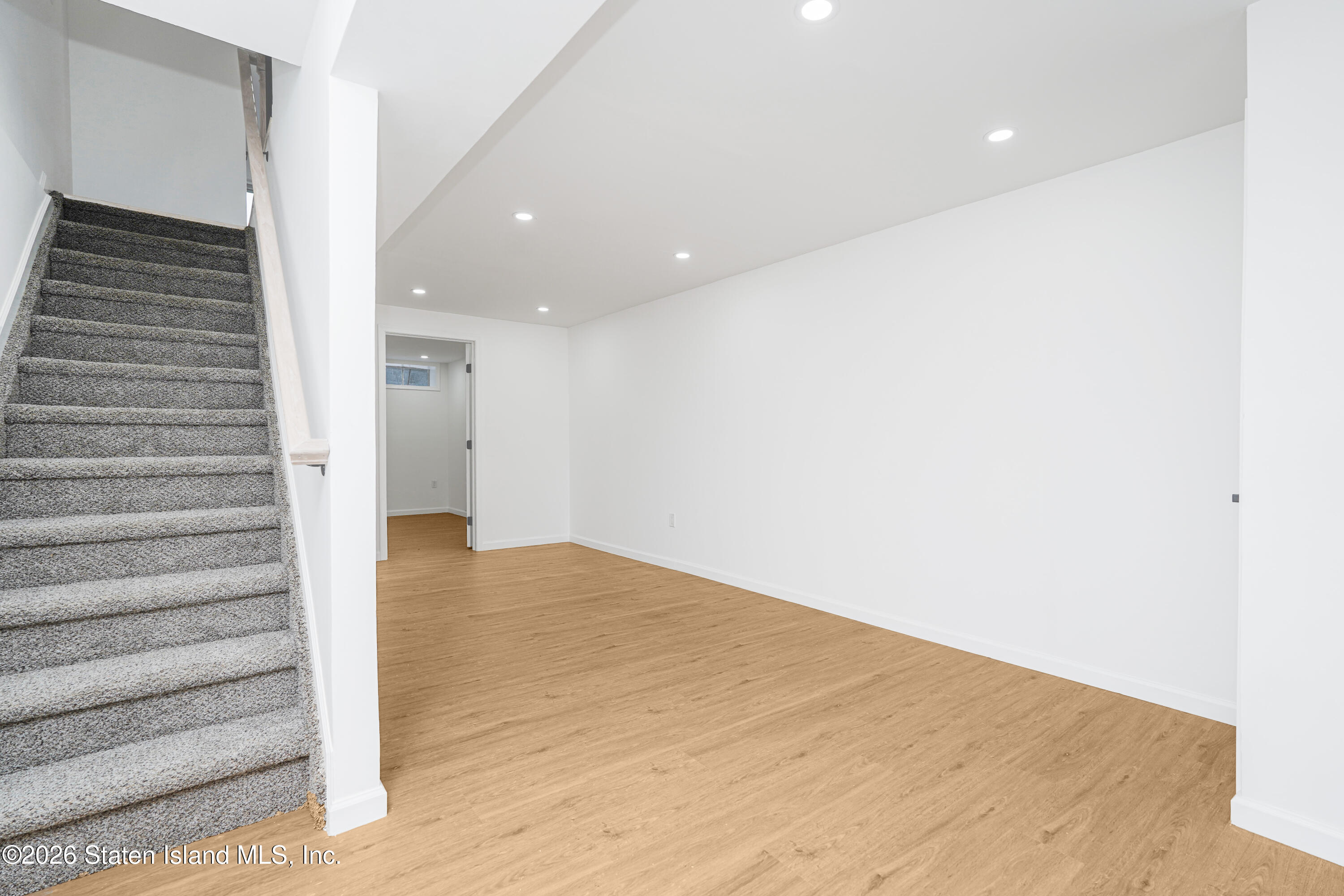 48 Studio Lane Staten Island, NY 10304 - Photo 31 of 38