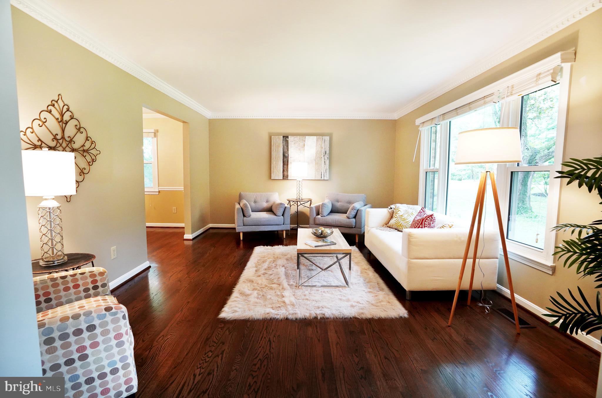 8733 Fort Hunt Road Alexandria, VA 22308 - Photo 7 of 23 Formal living room.