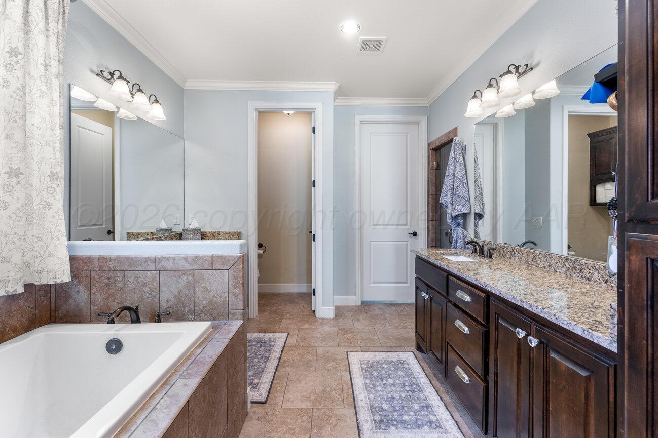 7410 Rochester Drive Amarillo, TX 79118 - Photo 24 of 60 Primary Bath