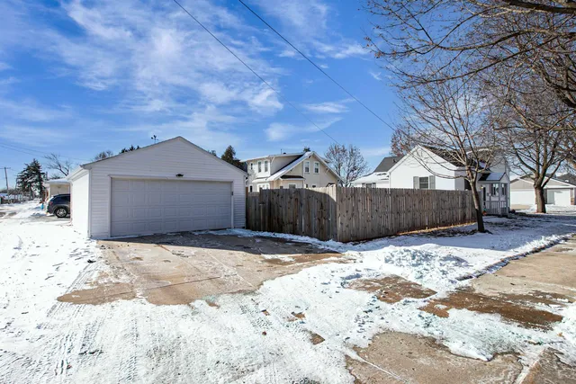 $249,900 | 331 North John Street, Kimberly, WI 54136