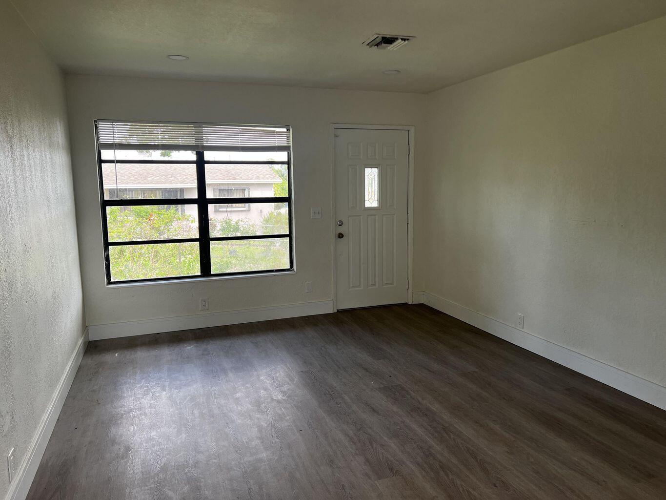 1197 West 35th Street, Unit 1 Riviera Beach, FL 33404 - Photo 6 of 11 20240818011414955578000000-o