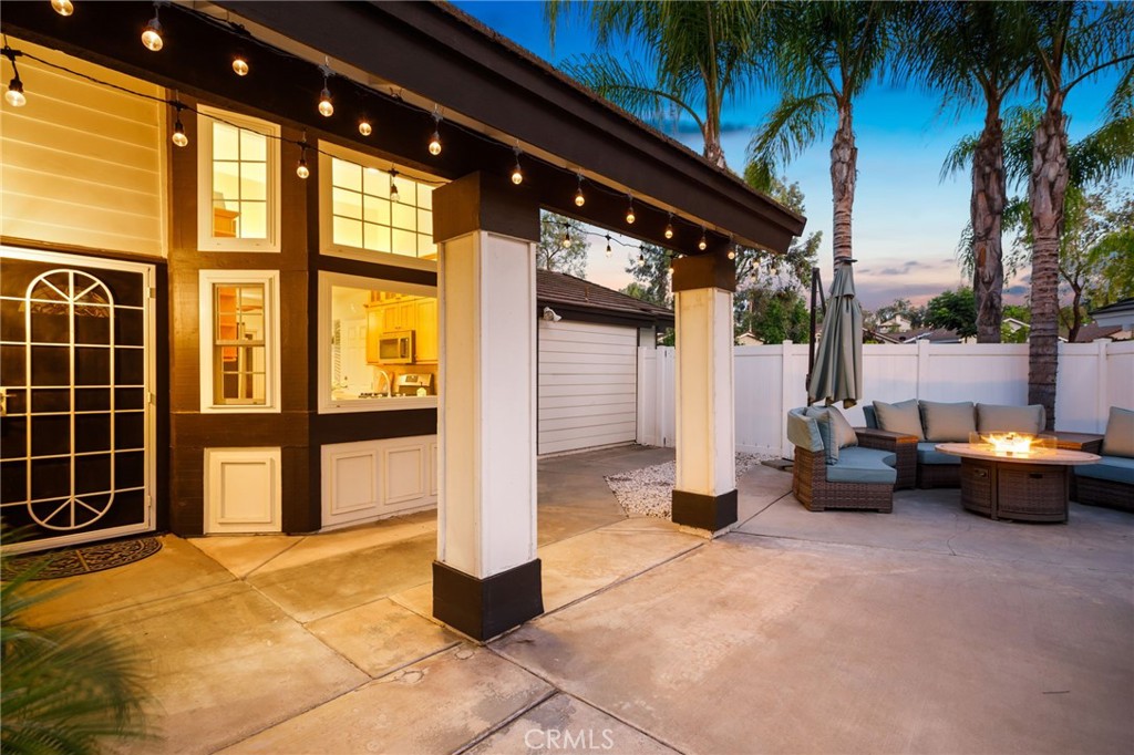 31760 Corte Tortosa Temecula, CA 92592 - Photo 4 of 46 a living room with furniture and a potted plant