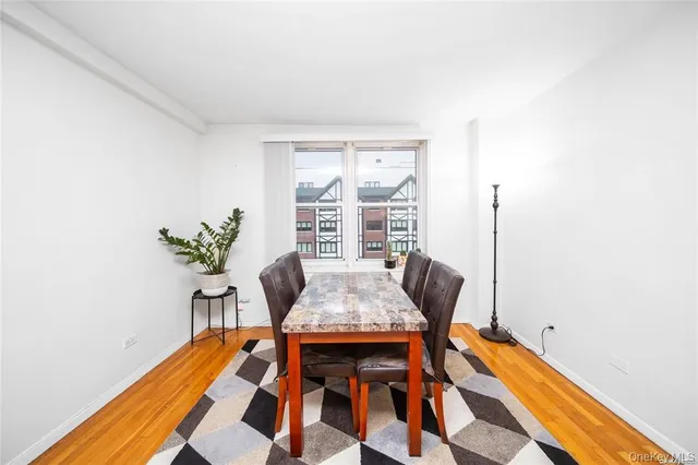 $369,000 | 241-20 Northern Boulevard, Unit 5E | Douglaston