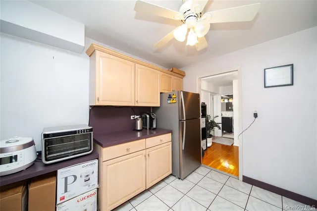 $369,000 | 241-20 Northern Boulevard, Unit 5E | Douglaston