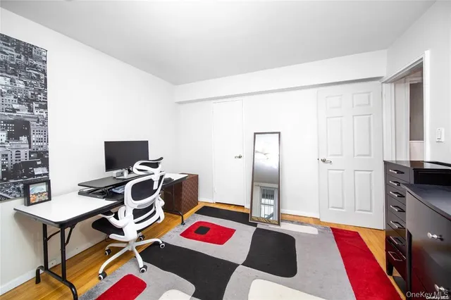 $369,000 | 241-20 Northern Boulevard, Unit 5E | Douglaston