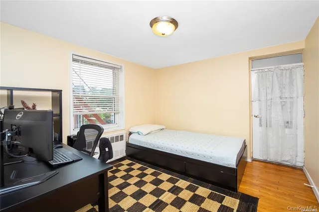 $369,000 | 241-20 Northern Boulevard, Unit 5E | Douglaston