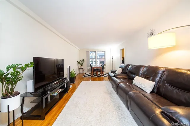 $369,000 | 241-20 Northern Boulevard, Unit 5E | Douglaston