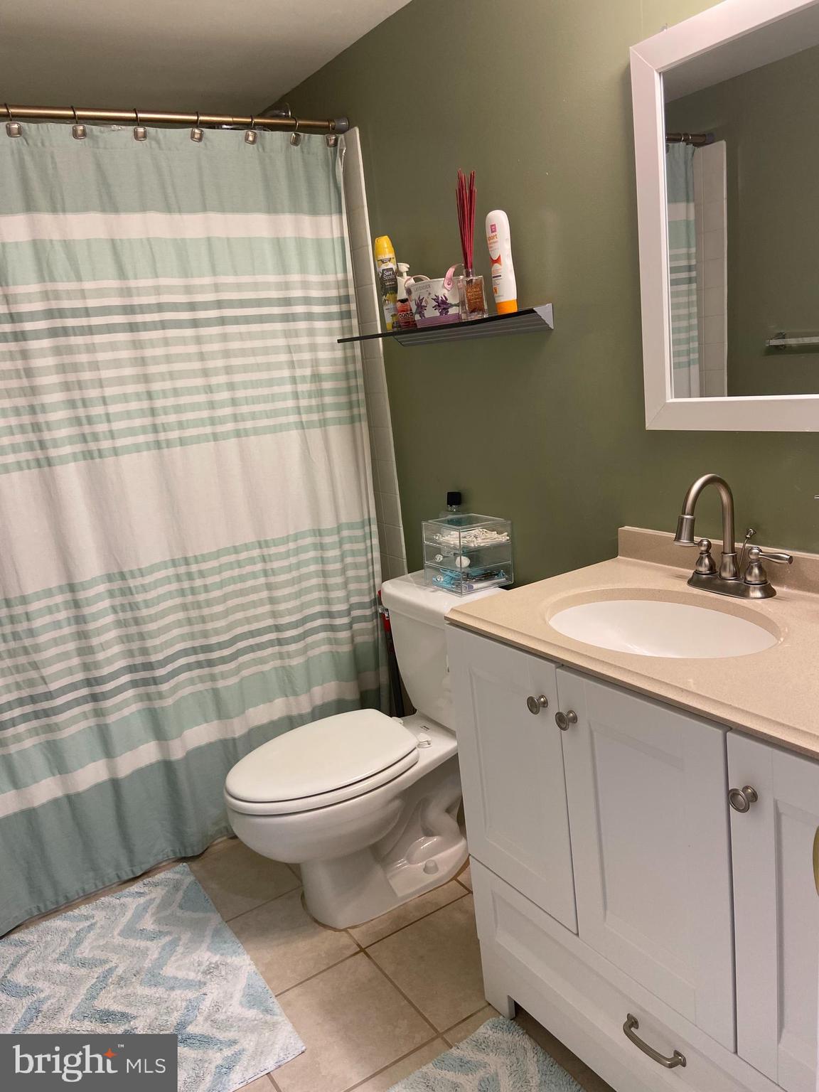 8604 Chestnut Ridge Drive Laurel, MD 20707 - Photo 25 of 28 Full Bathroom 2