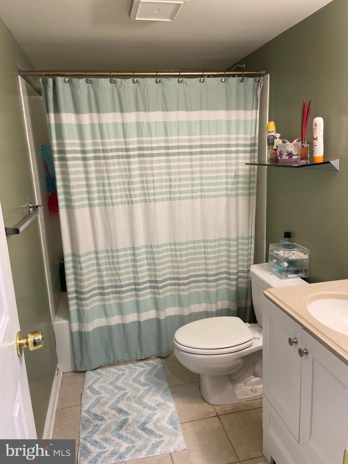 8604 Chestnut Ridge Drive Laurel, MD 20707 - Photo 26 of 28 Full Bathroom 2
