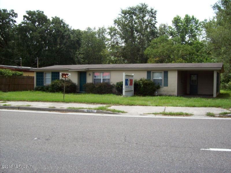 904 New Berlin Road Jacksonville, FL 32218 - Photo 12 of 19 a view of house with a garden