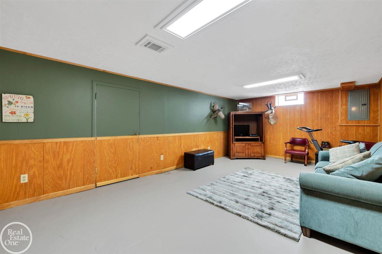71450 Coon Creek Road Armada, MI 48005 - Photo 25 of 37 50068258-24.JPG