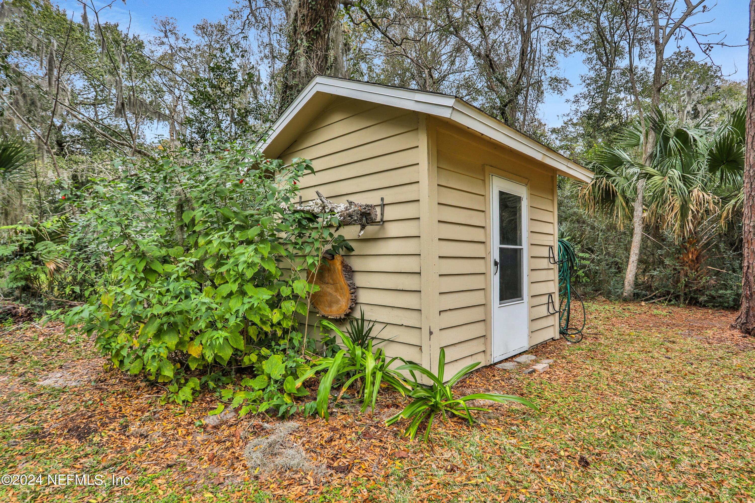 1429 Quinlan Road East Jacksonville, FL 32225 - Photo 5 of 11 Pump house/Shed