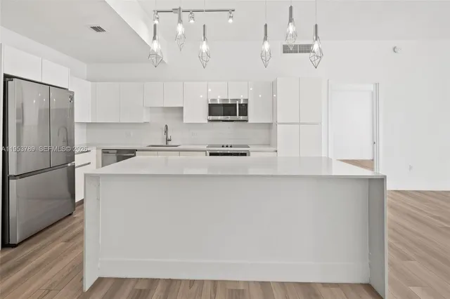 $4,208 | 101 Diplomat Parkway, Unit 1703, Hallandale Beach, FL 33009