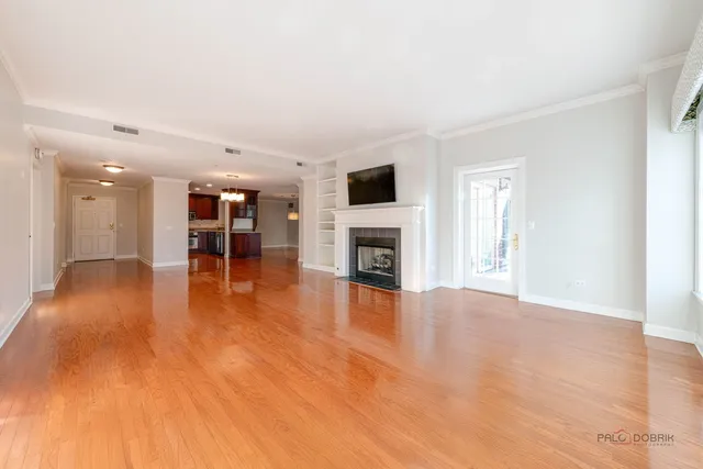 $675,000 | 44 North Vail Avenue, Unit 613, Arlington Heights, IL 60005