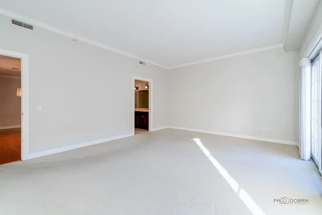 $675,000 | 44 North Vail Avenue, Unit 613, Arlington Heights, IL 60005