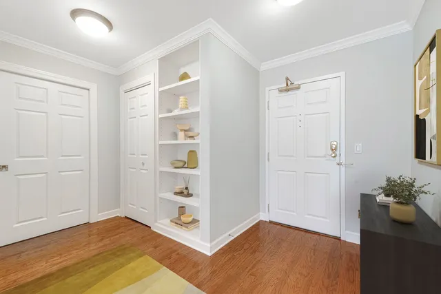 $675,000 | 44 North Vail Avenue, Unit 613, Arlington Heights, IL 60005