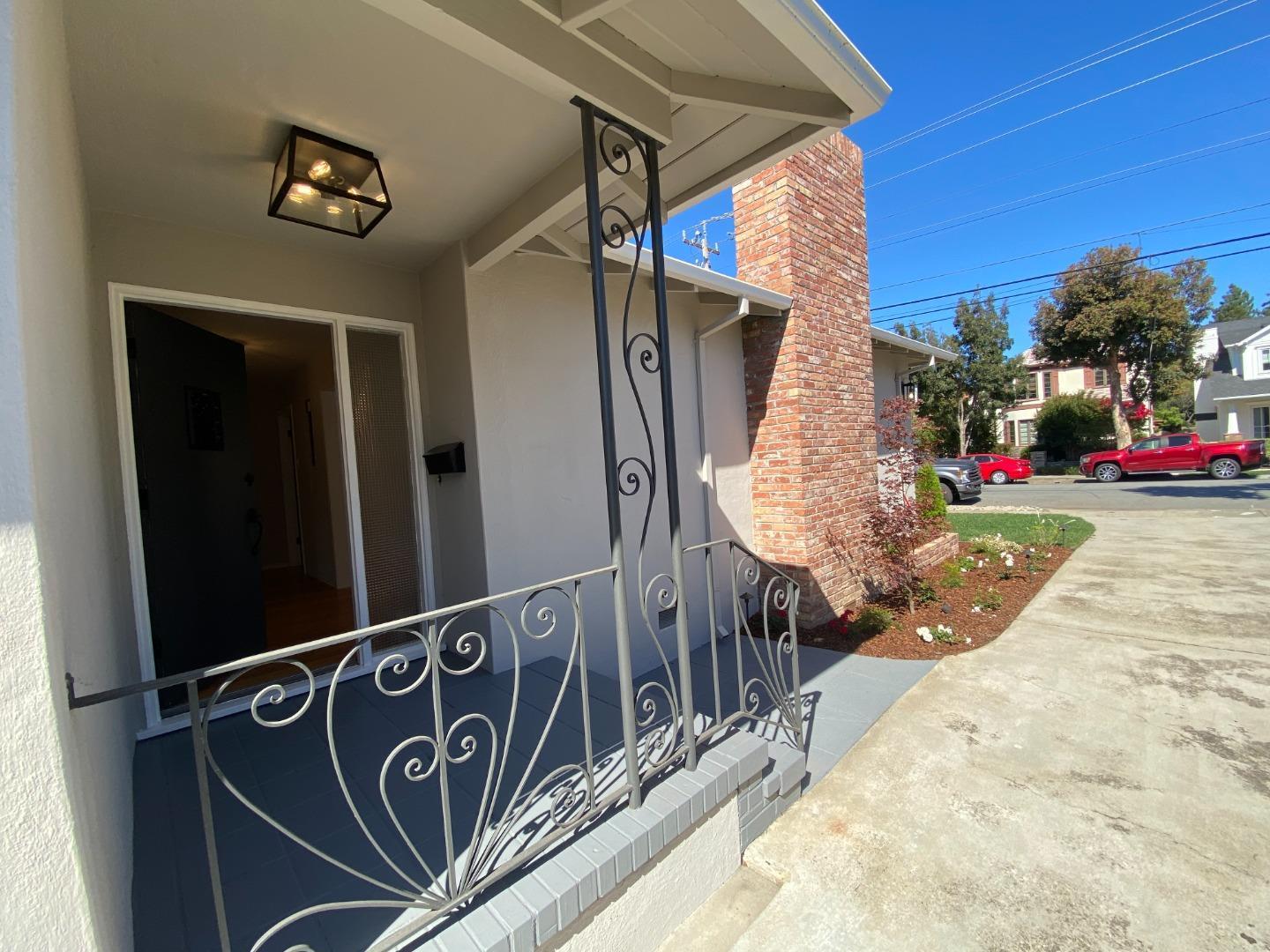 219 Bloomfield Road Burlingame, CA 94010 - Photo 2 of 23